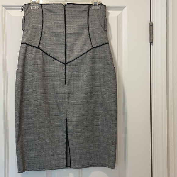 Skirt - Picture 4 of 8